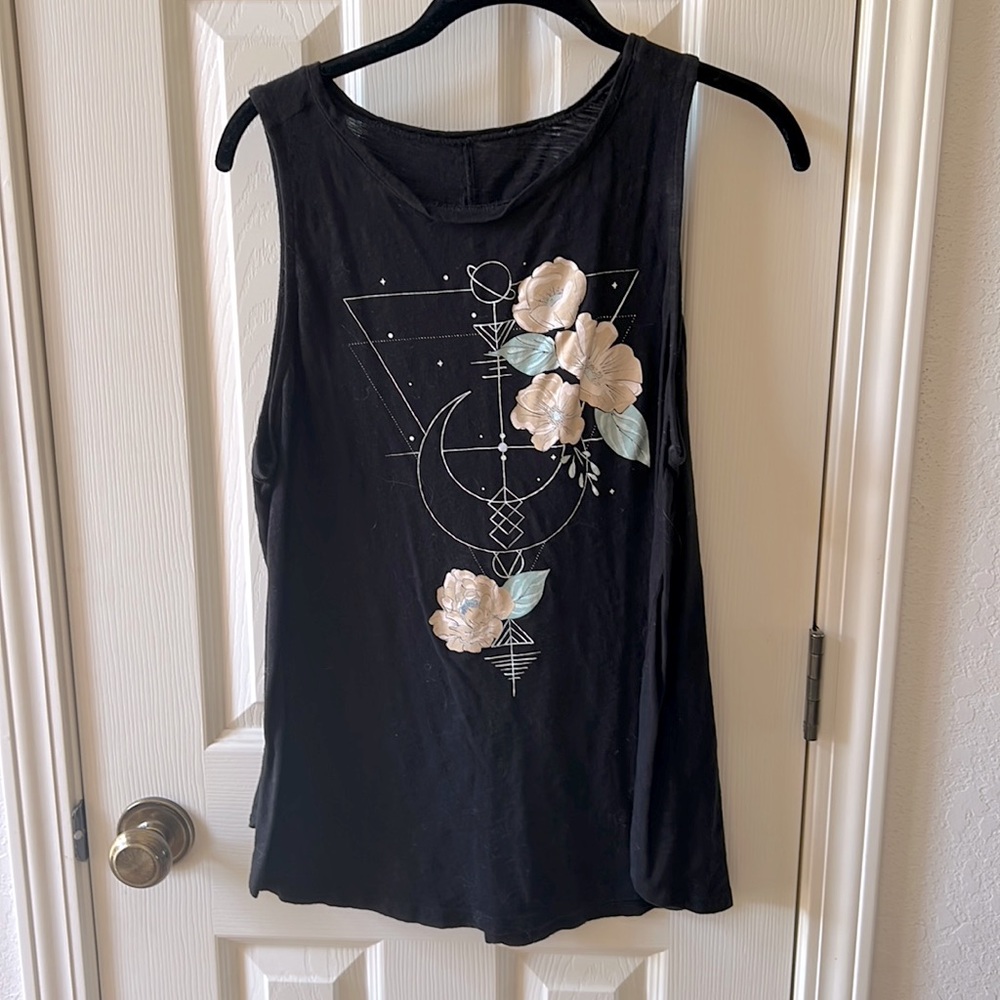 Black Torrid Floral Moon Tank Top - Size 2X